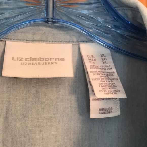 5/$25 Blue Chambray 3/4 Sleeve Blouse by Liz Claiborne - Picture 4 of 8